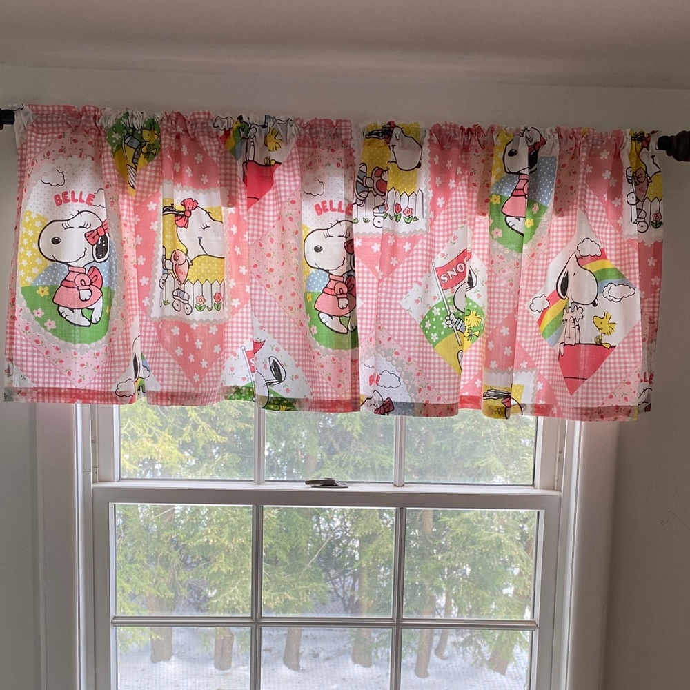 VTG Snoopy & Belle Handmade Valance